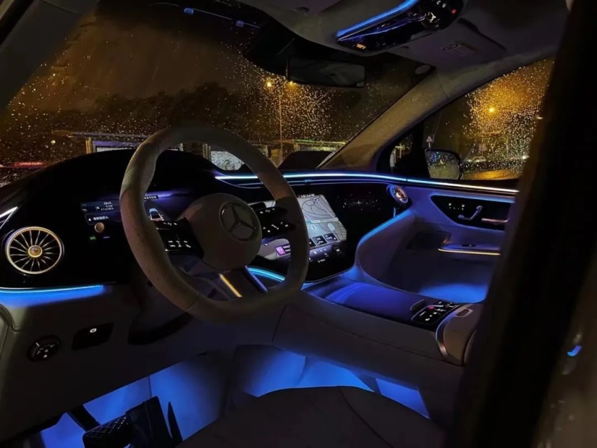 试驾奔驰EQE SUV：先是奔驰，后才是新时代的电动汽车