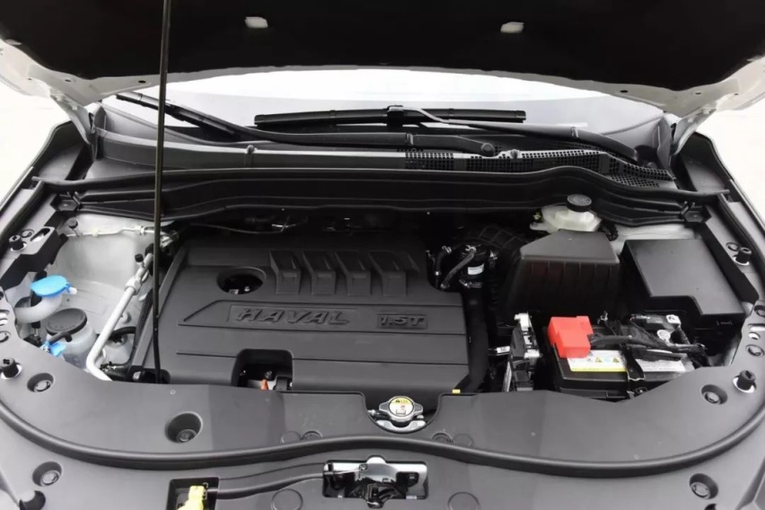 轴距2.68米，1.5T+7DCT，哈弗M6售6.6万起！