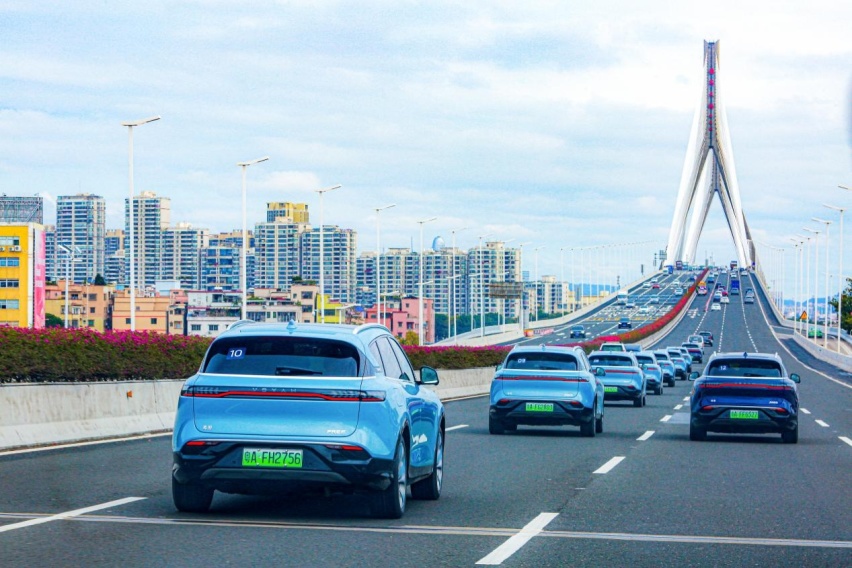 对于绿牌中大型SUV买家，岚图FREE搭载的空气悬挂有多大吸引力？