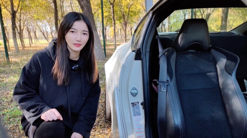 女：什么破车？男：丰田86 yyds！体验它为什么是男生的快乐源泉？