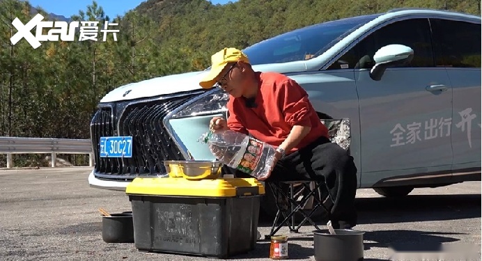 自驾滇西北大环线能花多少钱？开游艇给出答案！