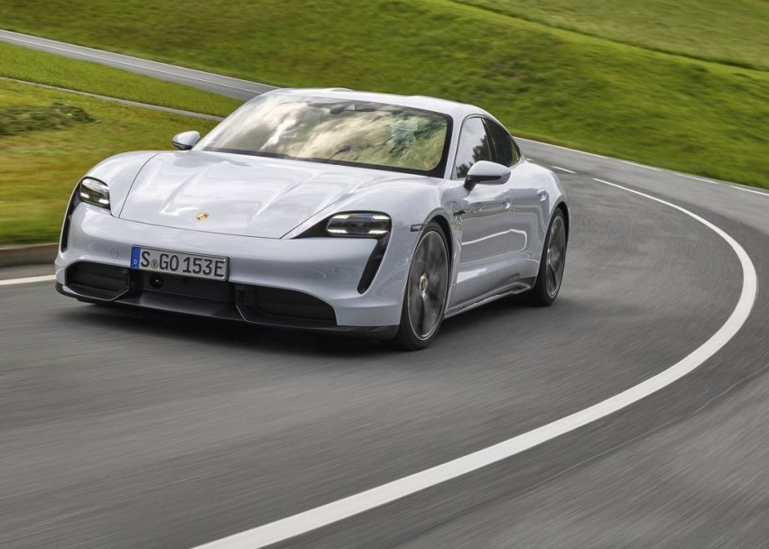 Porsche-Taycan-2020-1024-19.jpg
