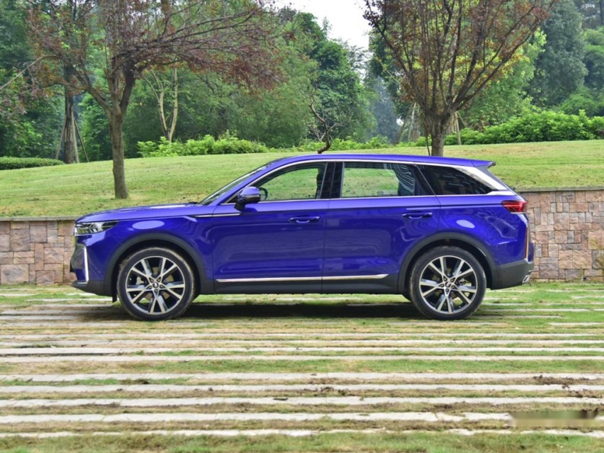 瞄准CS95和GS8，20万内的大空间SUV，奔腾T99正式
