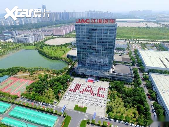 江汽集团携尊界双旗舰亮相成都，新款悍途同台，全球伙伴共聚蓉城