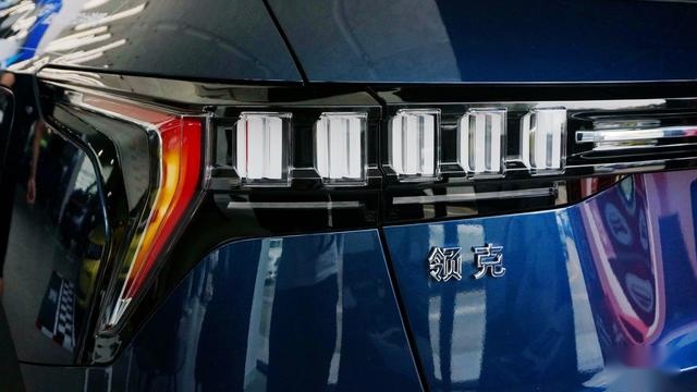 售价14.46万的高端小SUV,到底值不值?领克06实拍