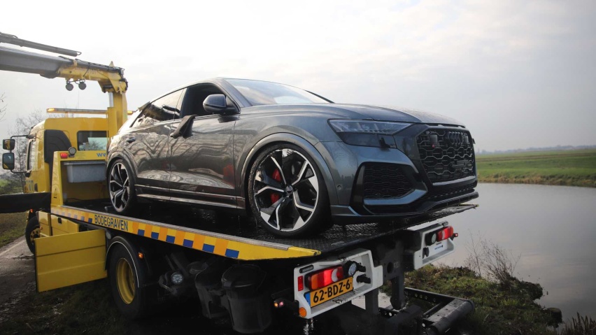 纽北最速SUV沦陷，奥迪RS Q8成为潜水车，与鱼共眠