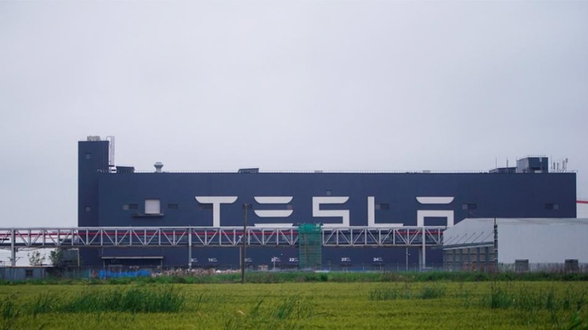 特斯拉上海停产，无关销量不佳，但2023上半年它火不起来