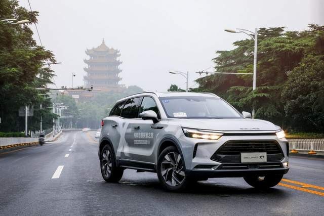 北京X7火炉城继续极限挑战，70℃高温炙烤毫无压力