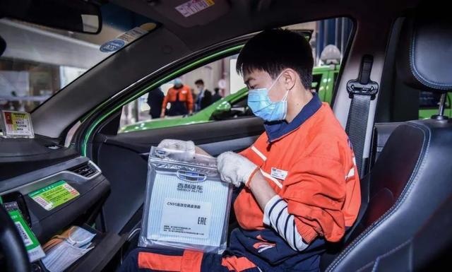 吉利工厂探秘:方向盘能当洗手液使?