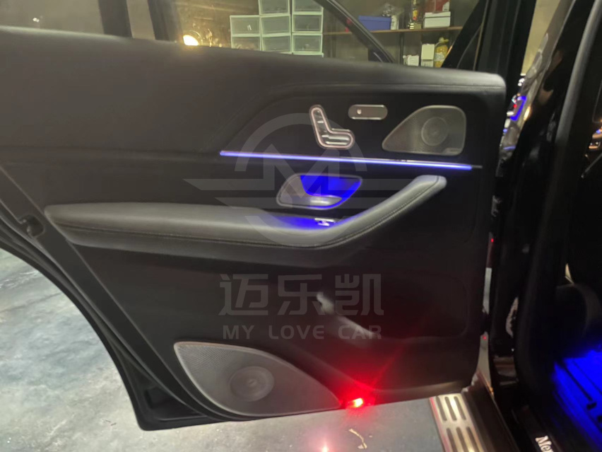 美规奔驰GLS580升级大柏林音响和中规主机