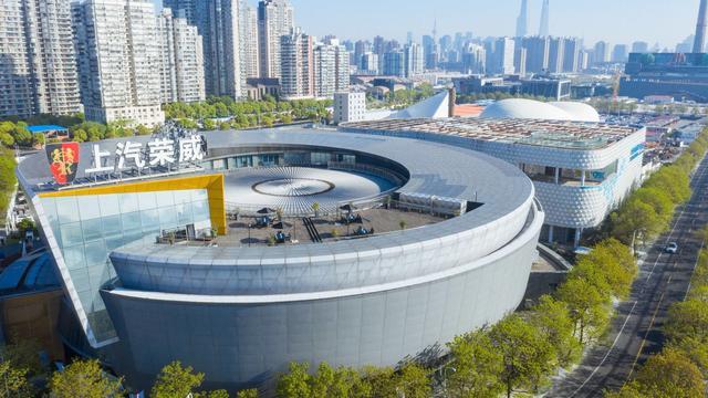 荣威发布全球首款5G概念车Vision-i,造型科技感十足