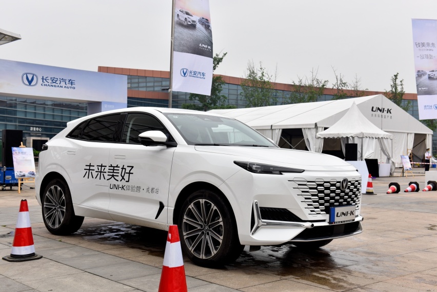 试驾长安UNI-K，不仅是颜值，能轻度越野更重要，四驱是硬货