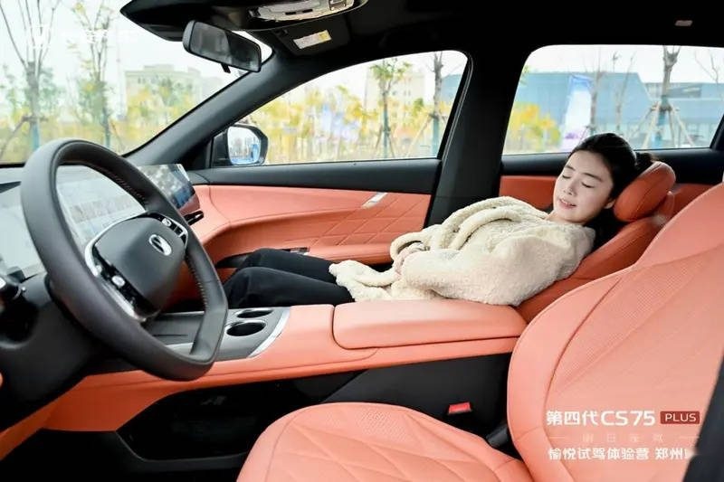 同级全方位领先SUV，第四代CS75PLUS就是燃油SUV市场“王炸级