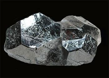 蜂巢能源的无钴电池破的是什么局？