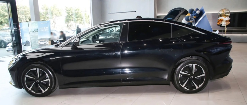 实拍飞凡F7都市版：售价18.99万，续航500km，性价比超越汉EV