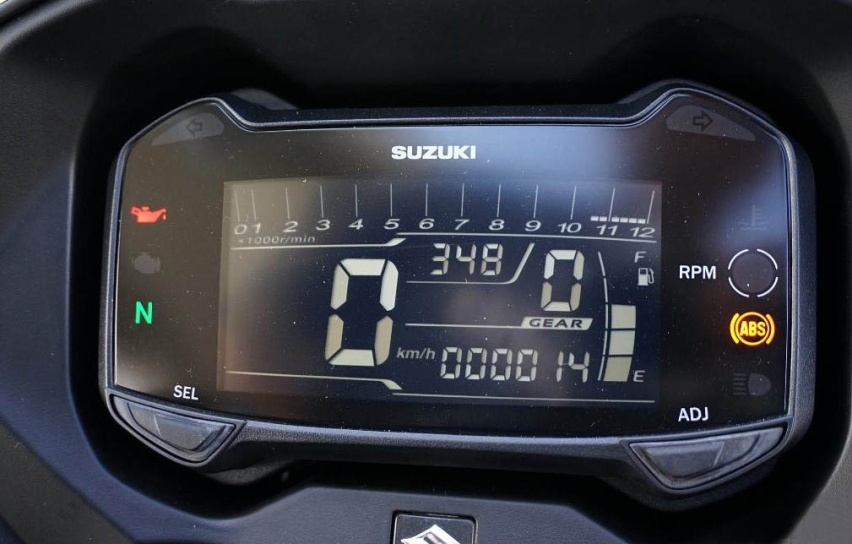 国内最畅销的250“跑车” 铃木GSX-250R实拍解析