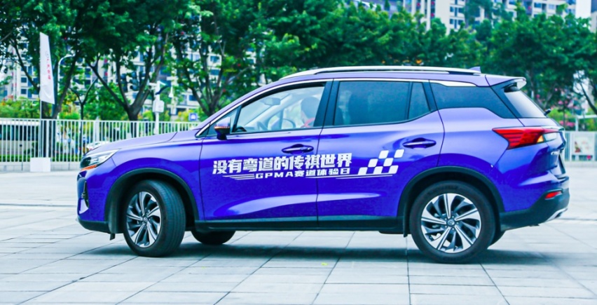 不是我吹牛，这车在赛道上能征服你