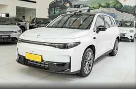 惠后9.38万起，轴距2825毫米，纯电/增程两种版本，聊我的零跑C10