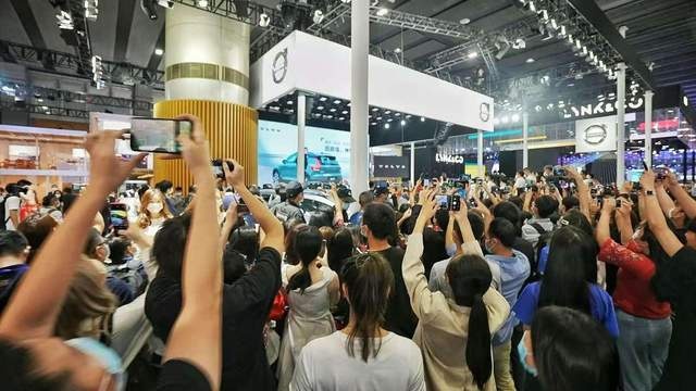 沃尔沃XC40纯电版售价35万华晨宇代言谁才是真正的受众群体