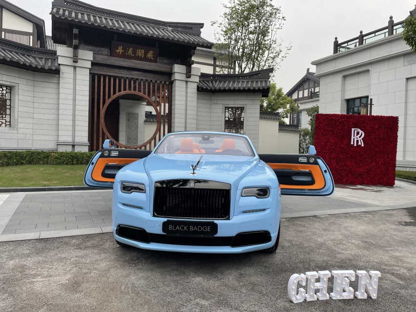 灵魂提问：几年内连买4辆劳斯莱斯是什么体验？