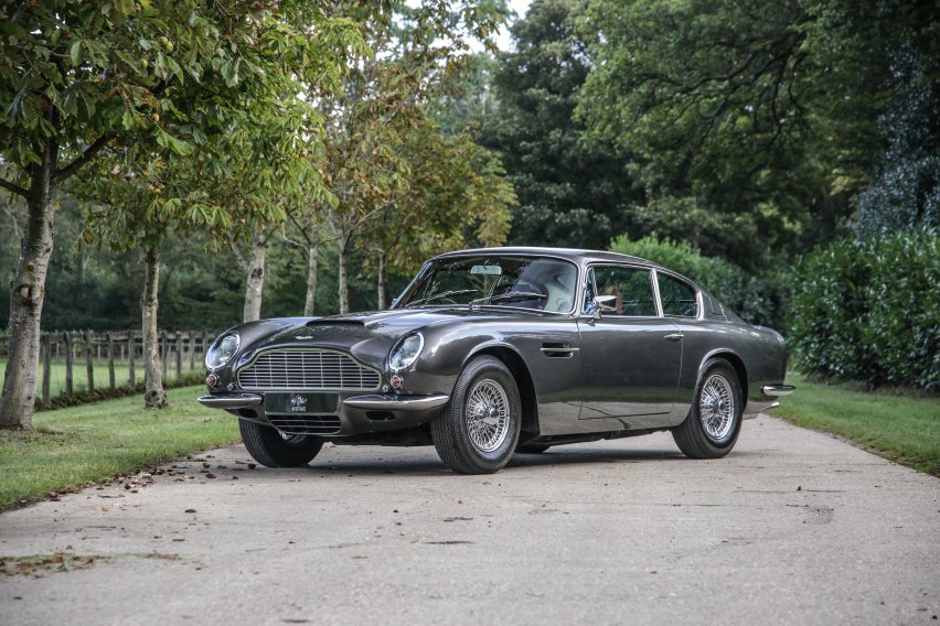 Aston Martin DB6