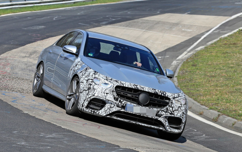 延续4.0T V8发动机 新款AMG E63或4月底发布
