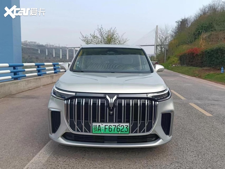 开起来快如风影 坐起来尊如女王 混动MPV岚图梦想家带你畅享驾乘