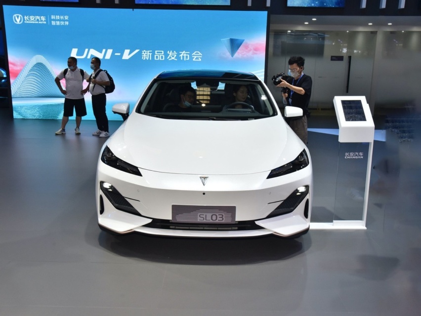 新能源的多面手 长安深蓝SL03如何选？