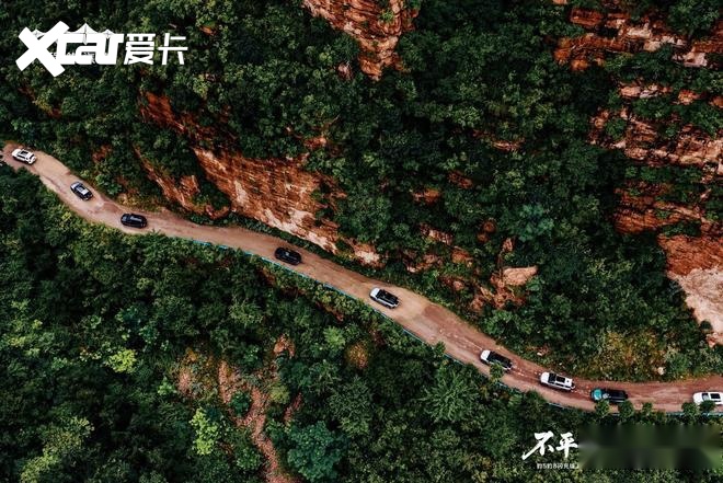方程豹首搭首发比亚迪云辇-P Ultra，豹8豹5闪充版实现三轮行驶