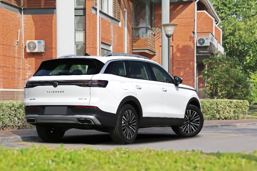 都是豪华SUV，一汽-大众揽巡与路虎卫士谁才是年轻之选？