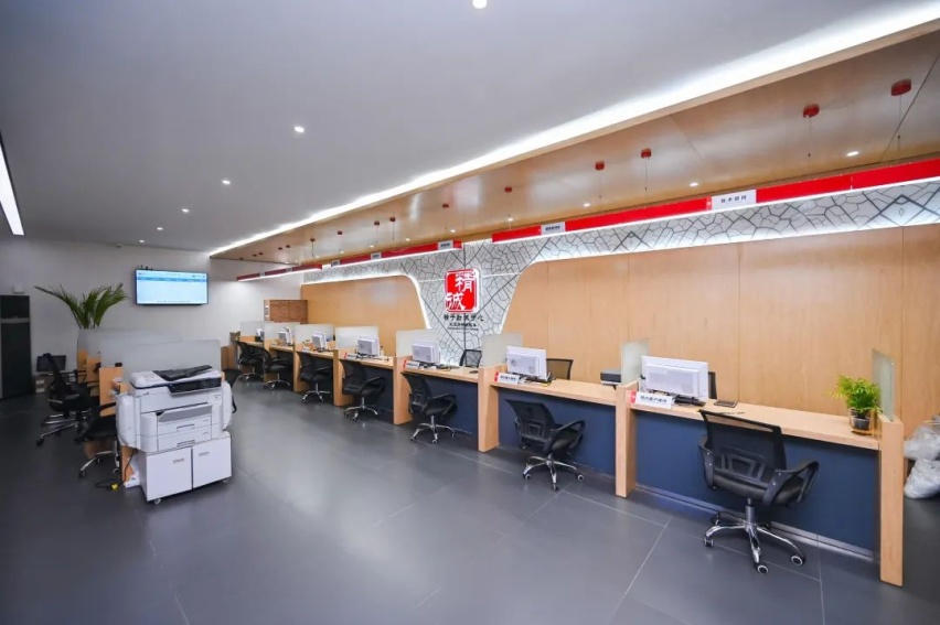 【探店】在上海最新的比亚迪王朝网4S店买车，是种怎样的体验