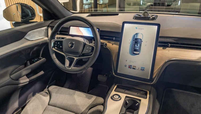 解读沃尔沃EX90纯电SUV，比XC90更坚固，扭矩达910Nm