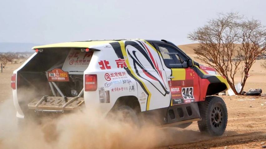 敢与达喀尔传奇车手交锋 BJ40这次“野“大了！