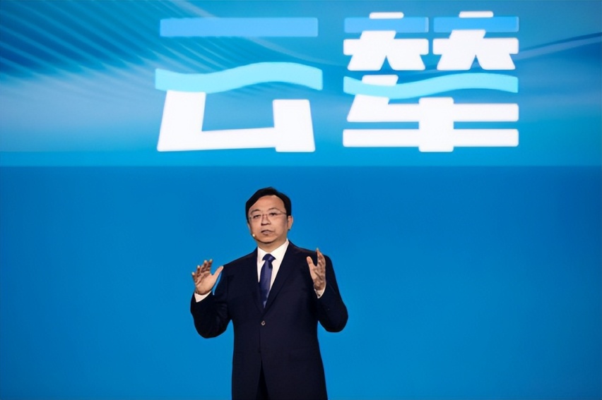 三个轮子，车还能跑？比亚迪“云辇”亮相，车身控制迎来新天花板