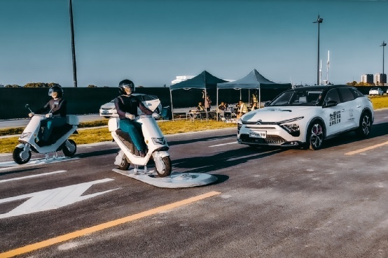 东风雪铁龙携凡尔赛C5 X、天逸BEYOND亮相乌镇峰会大展“智”造力