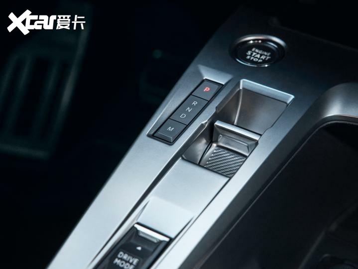 跨界高颜值，全新标致408官图发布，或将于广州车展亮相