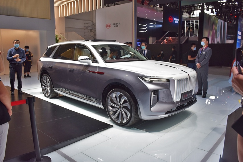 红旗E-HS9终于揭底 预售价55万起 前排全是屏幕