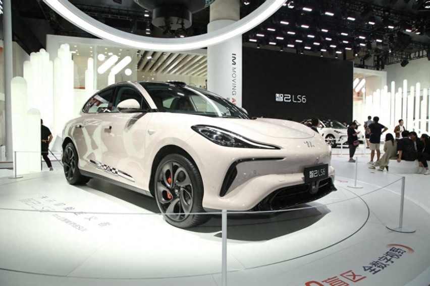 智己LS6上市，标配激光雷达起步21.49万，压力给到小鹏G6