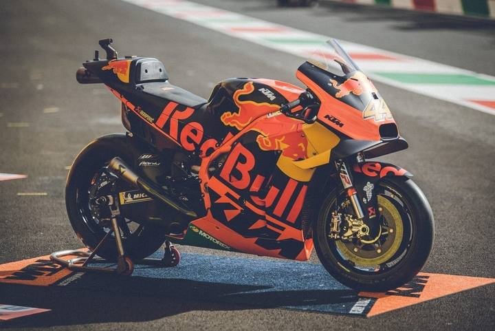 KTM出售2019 RC16 MotoGP赛车，售价240万