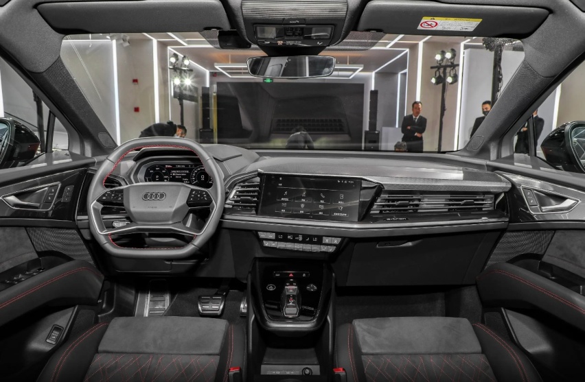 奥迪中的“价格屠夫”！中大型豪华SUV，Q7同款却便宜27万多