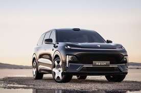 深蓝S09对比领克900，新中产买大六座SUV，“华为”是加分项？