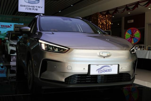 12.98万起的长续航纯电SUV 实拍性价比之星 几何C