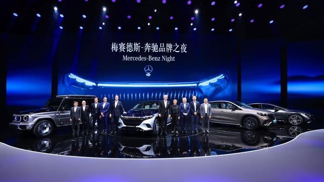 梅赛德斯-奔驰携全品牌豪华电动阵容亮相品牌之夜