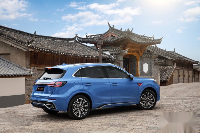 B级豪华SUV 售价18.38万元起 新红旗HS5长春马拉松上市