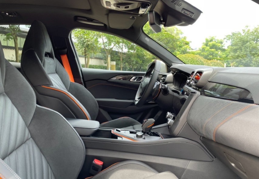 敢竞争高尔夫GTI？试驾领克02 Hatchback