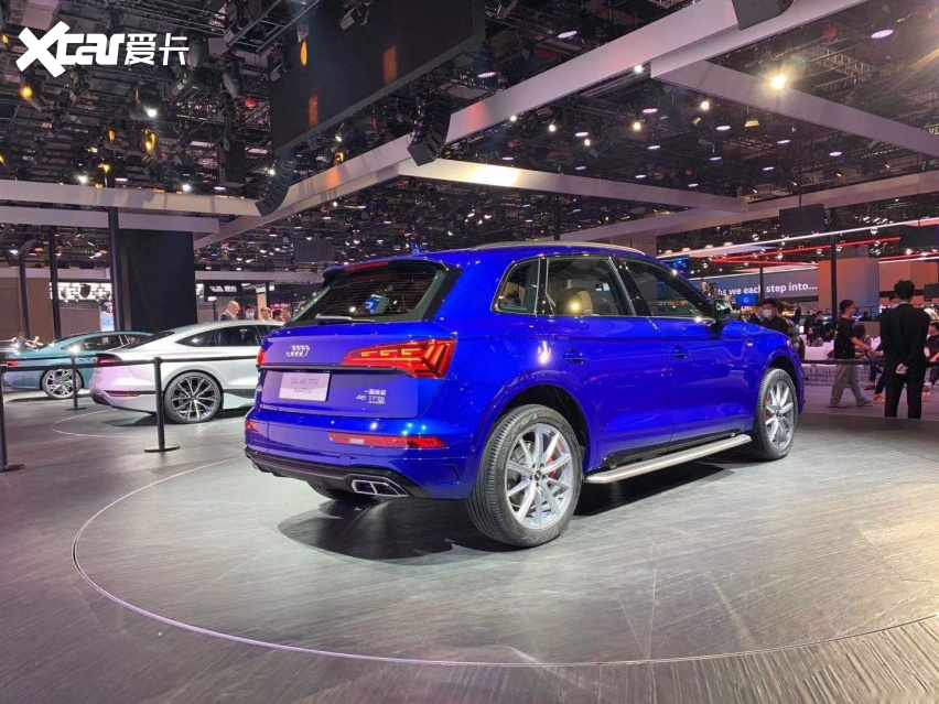 设计更加年轻运动2021上海车展全新奥迪q5l实拍