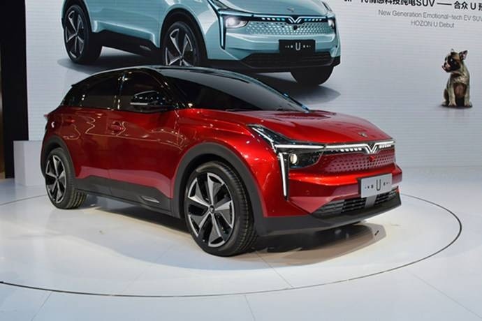 透明A柱、续航500km，哪吒U上市售13.98万元起