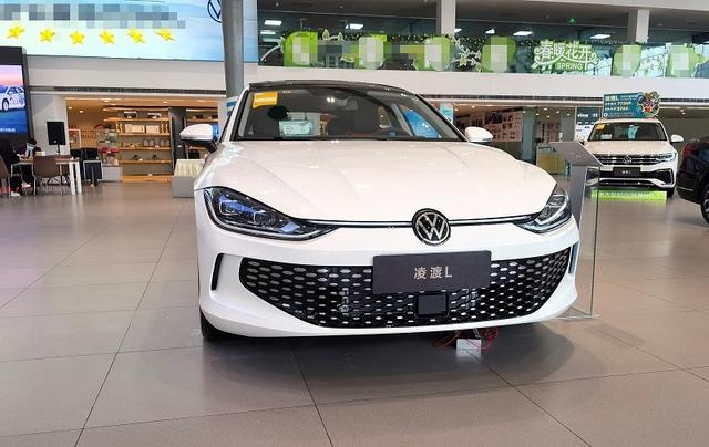 探店上汽大众：不涨价，凌渡L卖白色，新朗逸暂搁店外