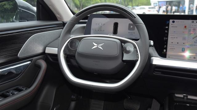 小鹏P7推新版本，零百比Model 3慢1秒，便宜近2万能买吗？