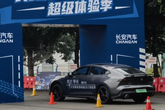 试驾UNI-V智电iDD：比起加速，稳定、精准动态表现更优